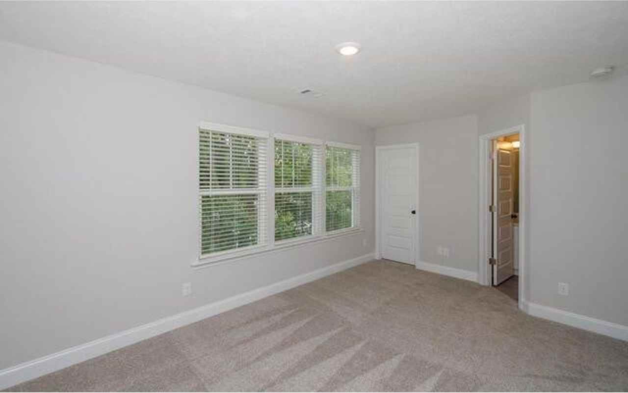 122 Lecompte Ave - Photo 4 of 30