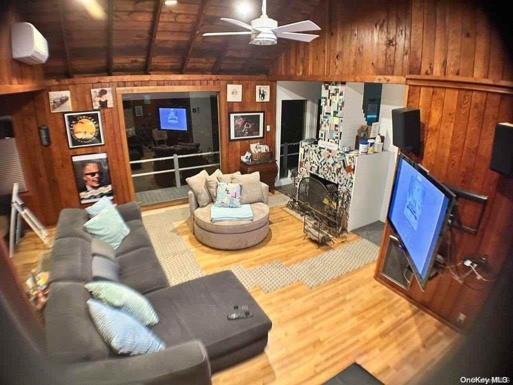 180 180 Clipper Road - Photo 2 of 17