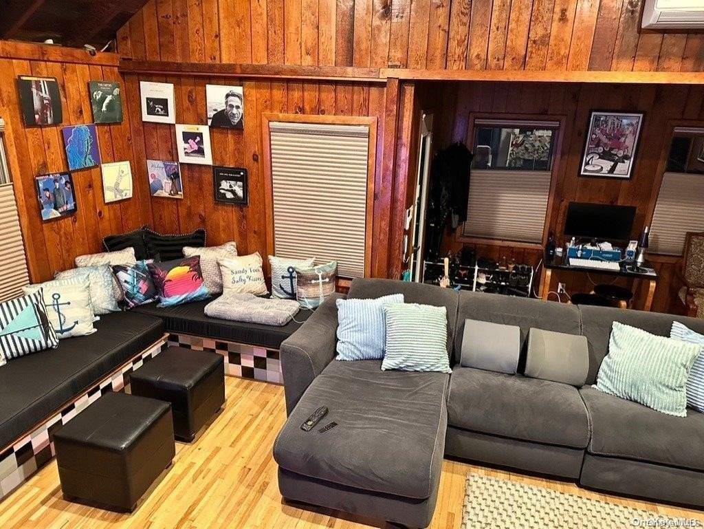 180 180 Clipper Road - Photo 5 of 17