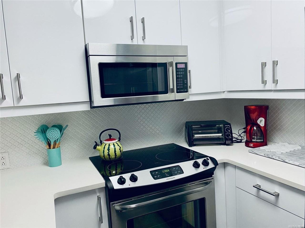 180 180 Clipper Road - Photo 6 of 17