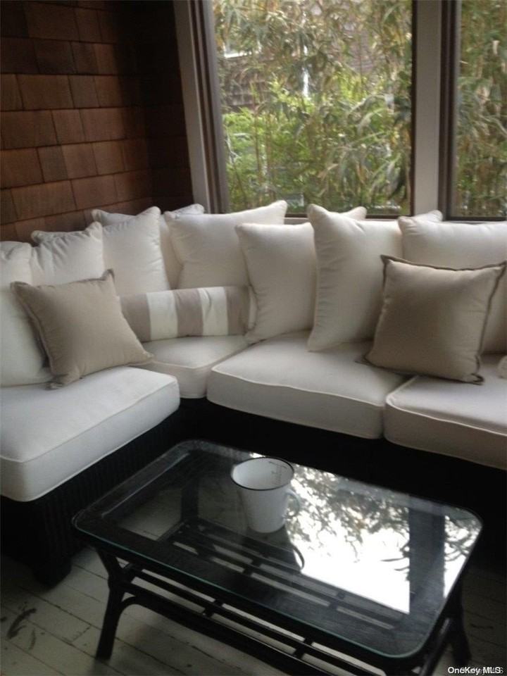 687 Ocean Breeze Walk - Photo 3 of 9