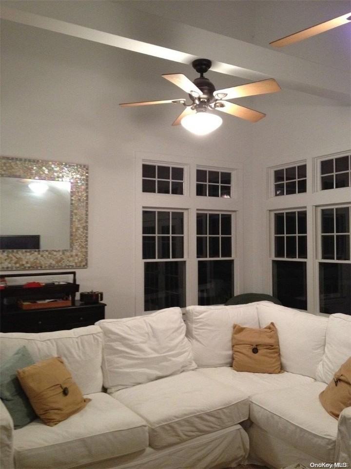 687 Ocean Breeze Walk - Photo 4 of 9