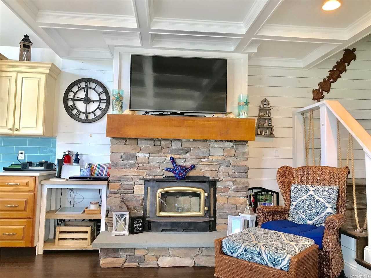 342 Dehnhoff Walk - Photo 3 of 15