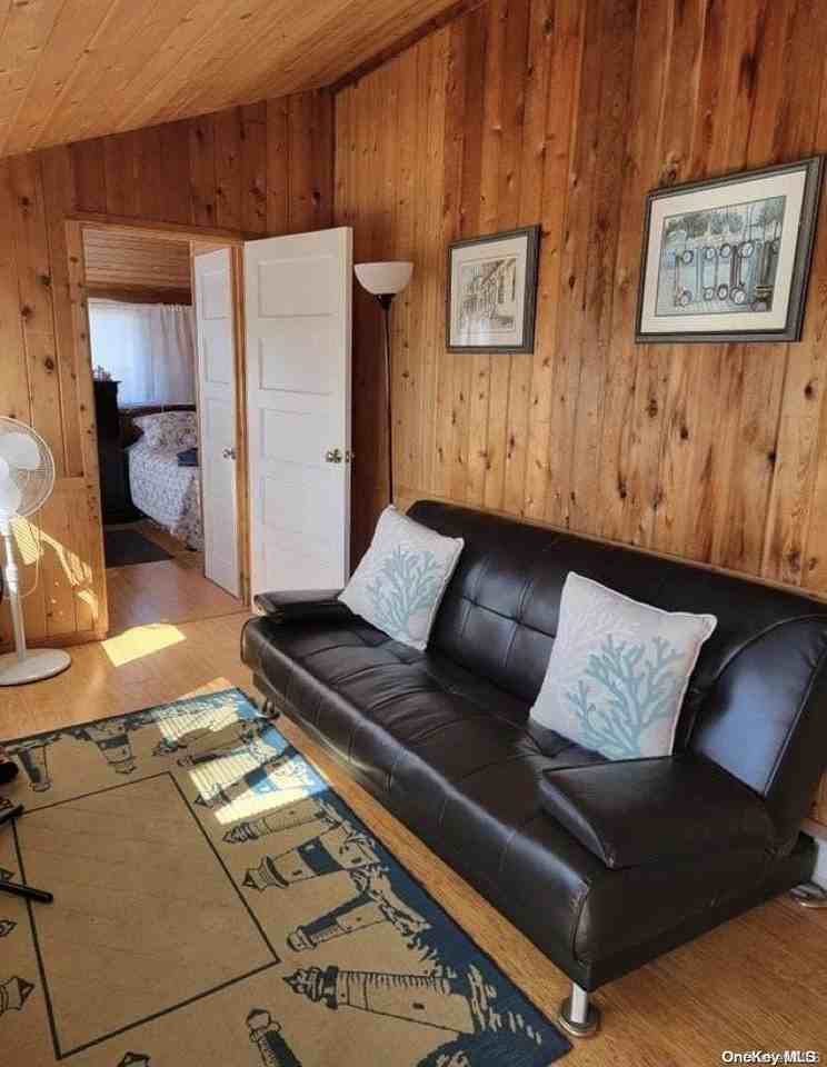 921 Evergreen Walk - Photo 5 of 14