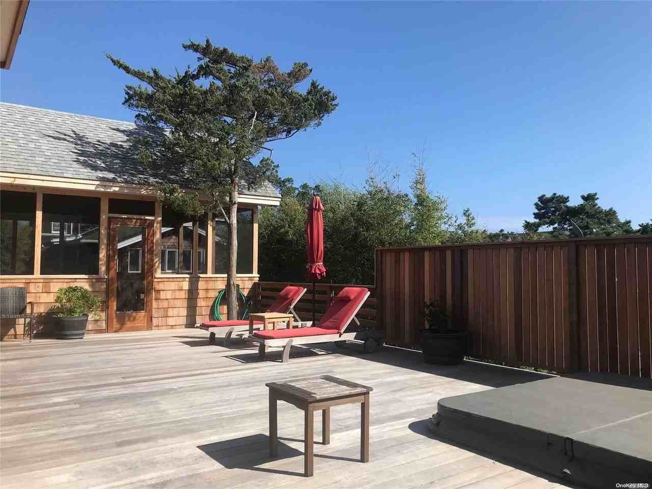 833 Evergreen Walk - Photo 2 of 13