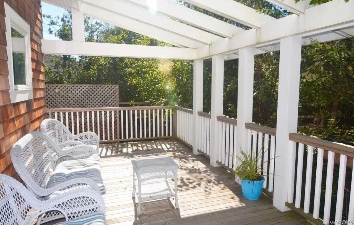 207 Wilmot Rd - Photo 2 of 24