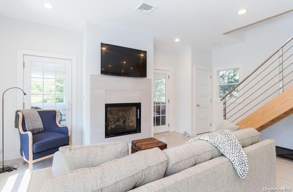 109 Bungalow Walk - Photo 7 of 21