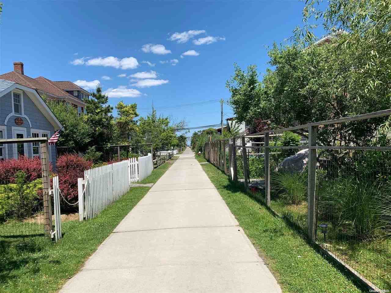 120 Bungalow Walk - Photo 3 of 17