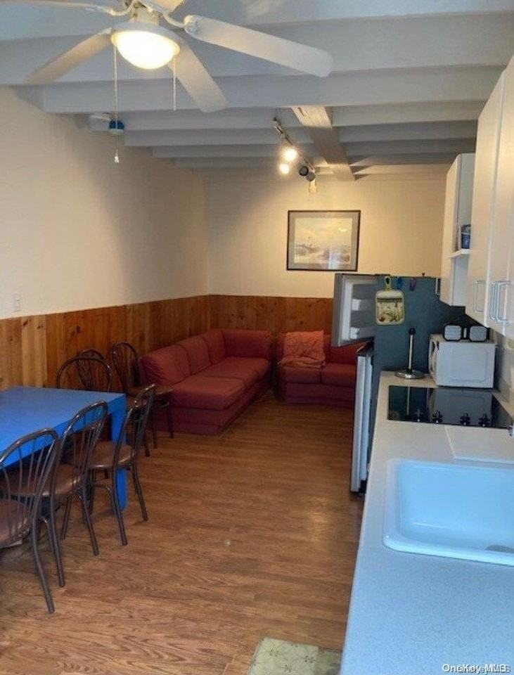 44 E Bayview Ave - Photo 2 of 8