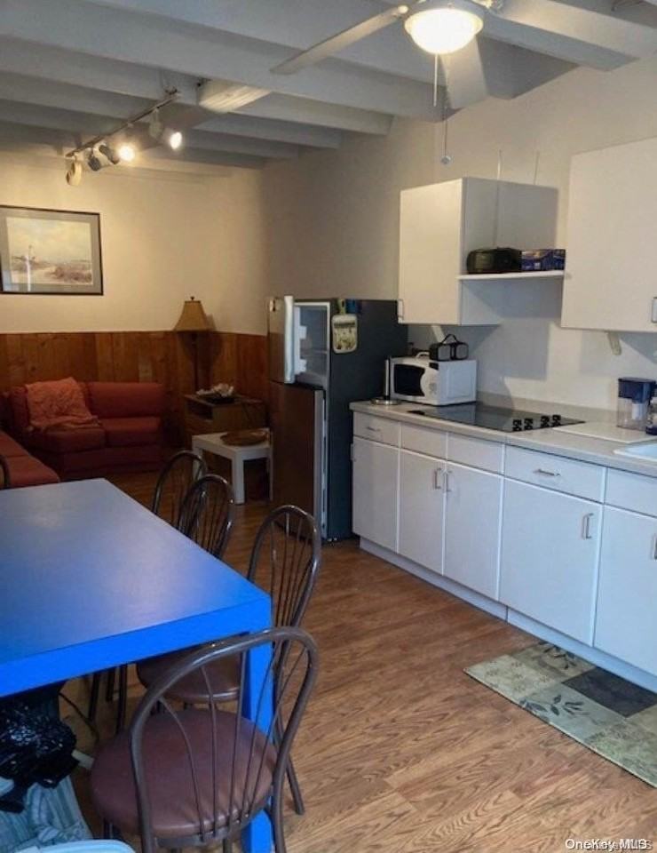 44 E Bayview Ave - Photo 3 of 8