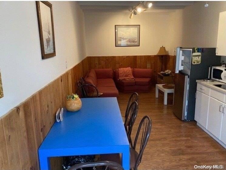 44 E Bayview Ave - Photo 4 of 8