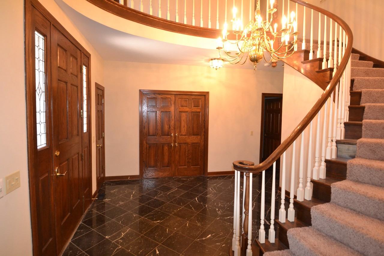 24 Graystone Ct - Photo 2 of 18