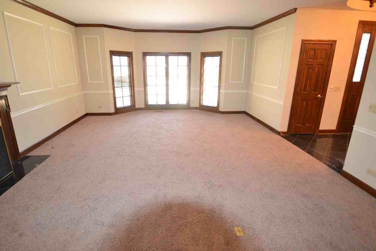 24 Graystone Ct - Photo 3 of 18