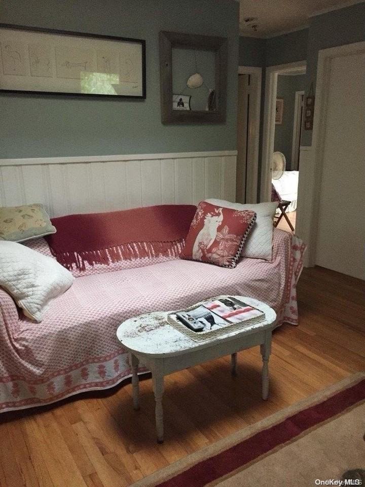 821 Evergreen Avenue - Photo 3 of 8