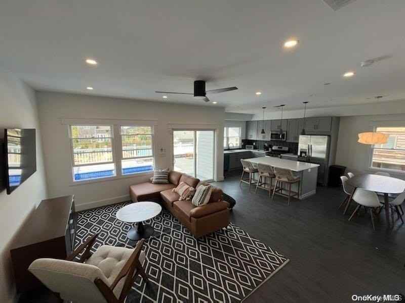 334 Dehnhoff Walk - Photo 2 of 10