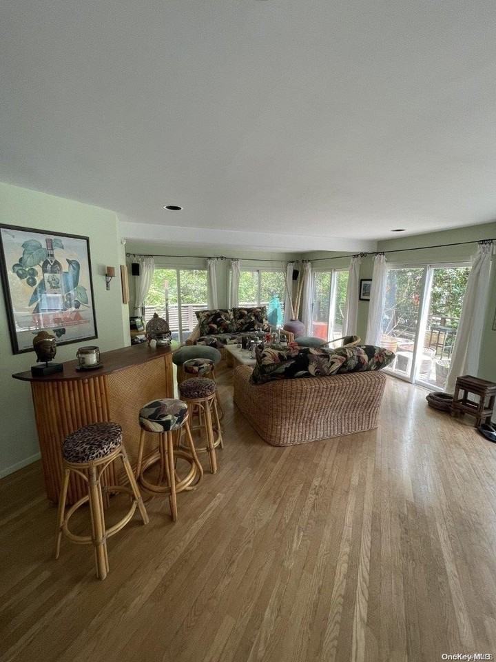 275 Wilmot Rd - Photo 3 of 19