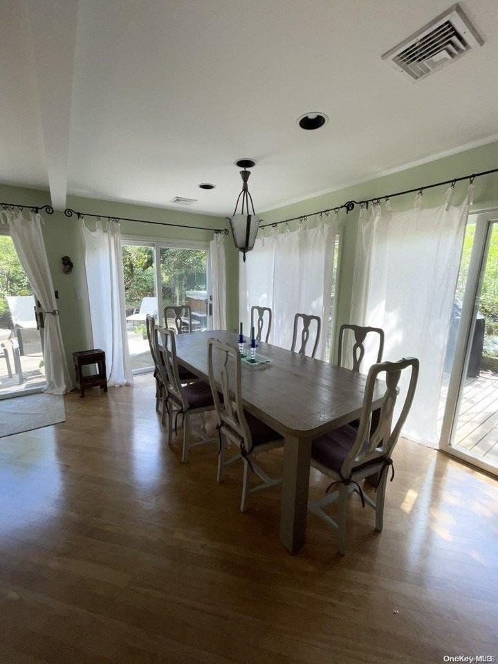 275 Wilmot Rd - Photo 4 of 19