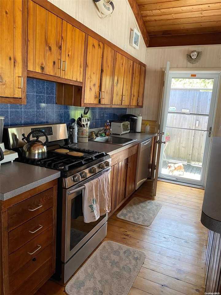 11 Seneca St - Photo 4 of 17