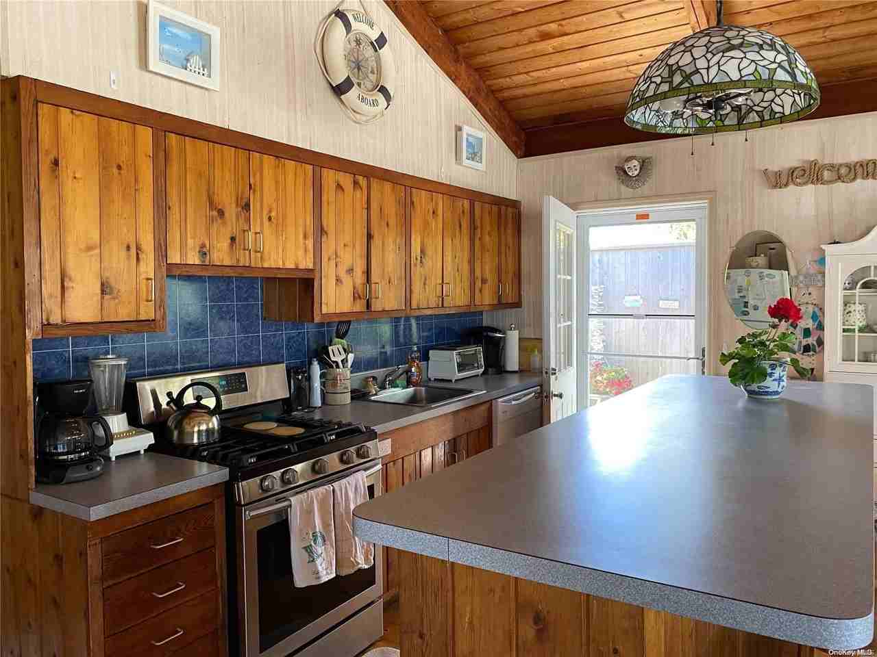 11 Seneca St - Photo 5 of 17