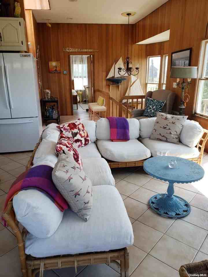 863 Evergreen Walk - Photo 3 of 20