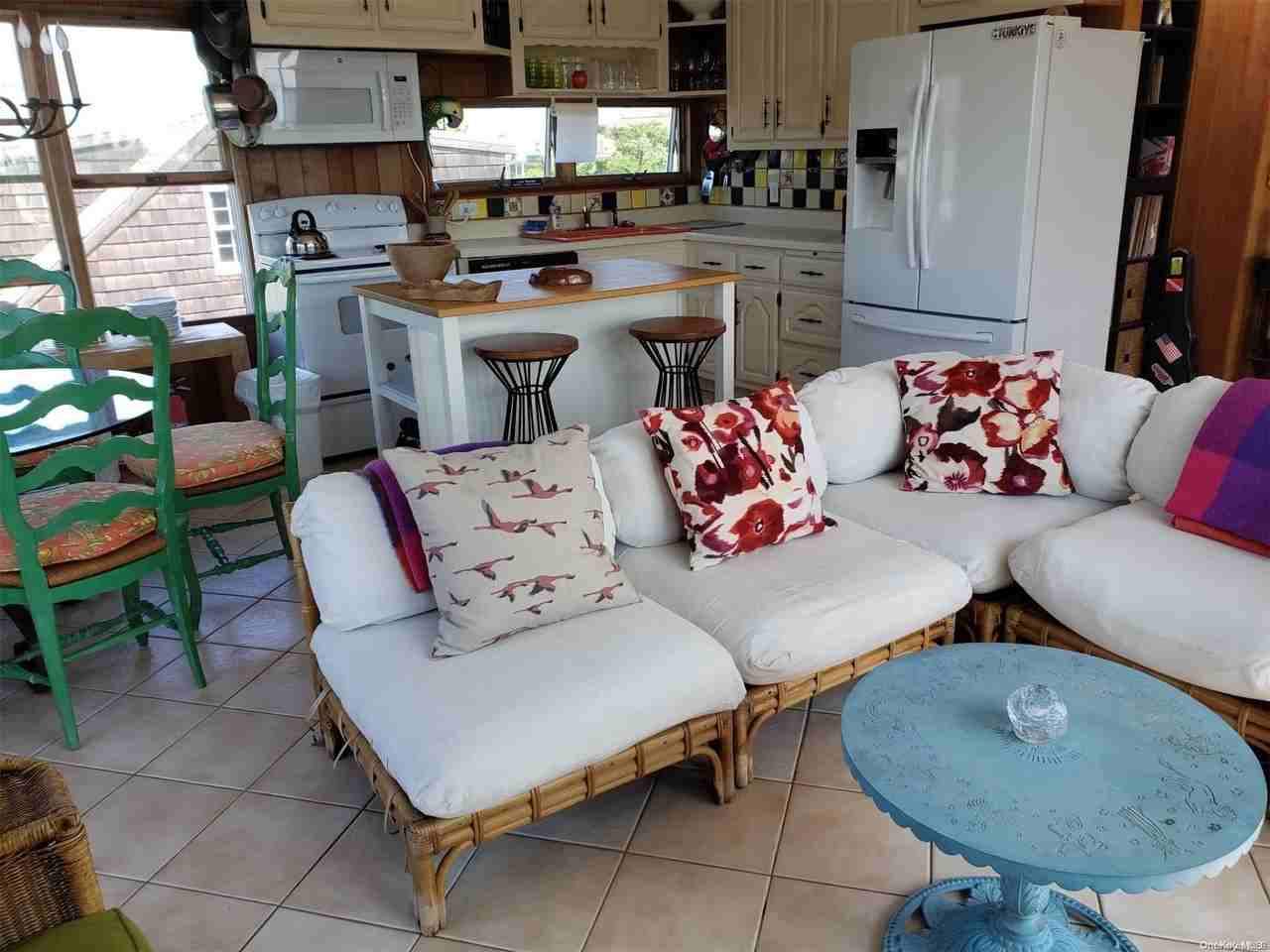 863 Evergreen Walk - Photo 4 of 20