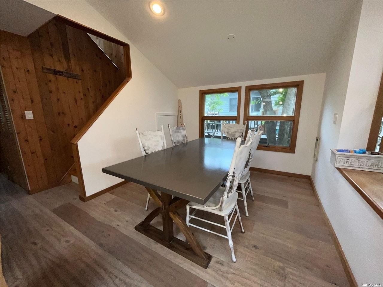 197 Cottage Walk - Photo 3 of 21