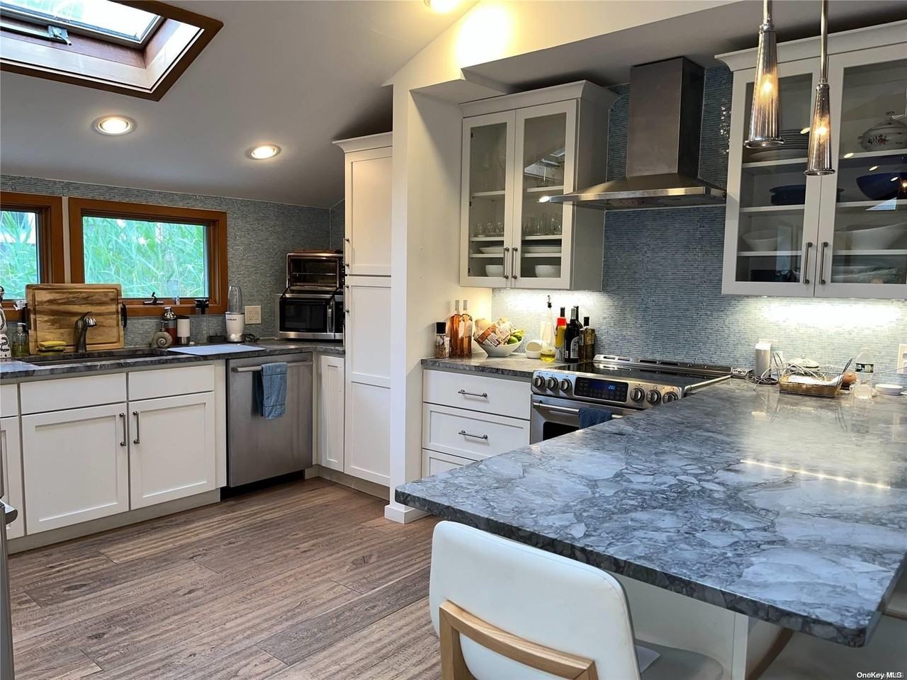 197 Cottage Walk - Photo 5 of 21