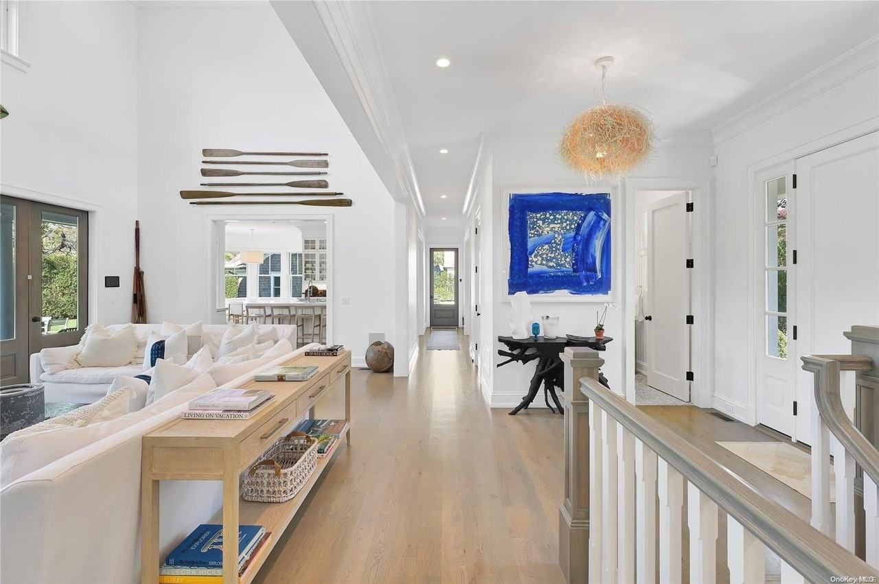 52 Quogue St - Photo 4 of 14
