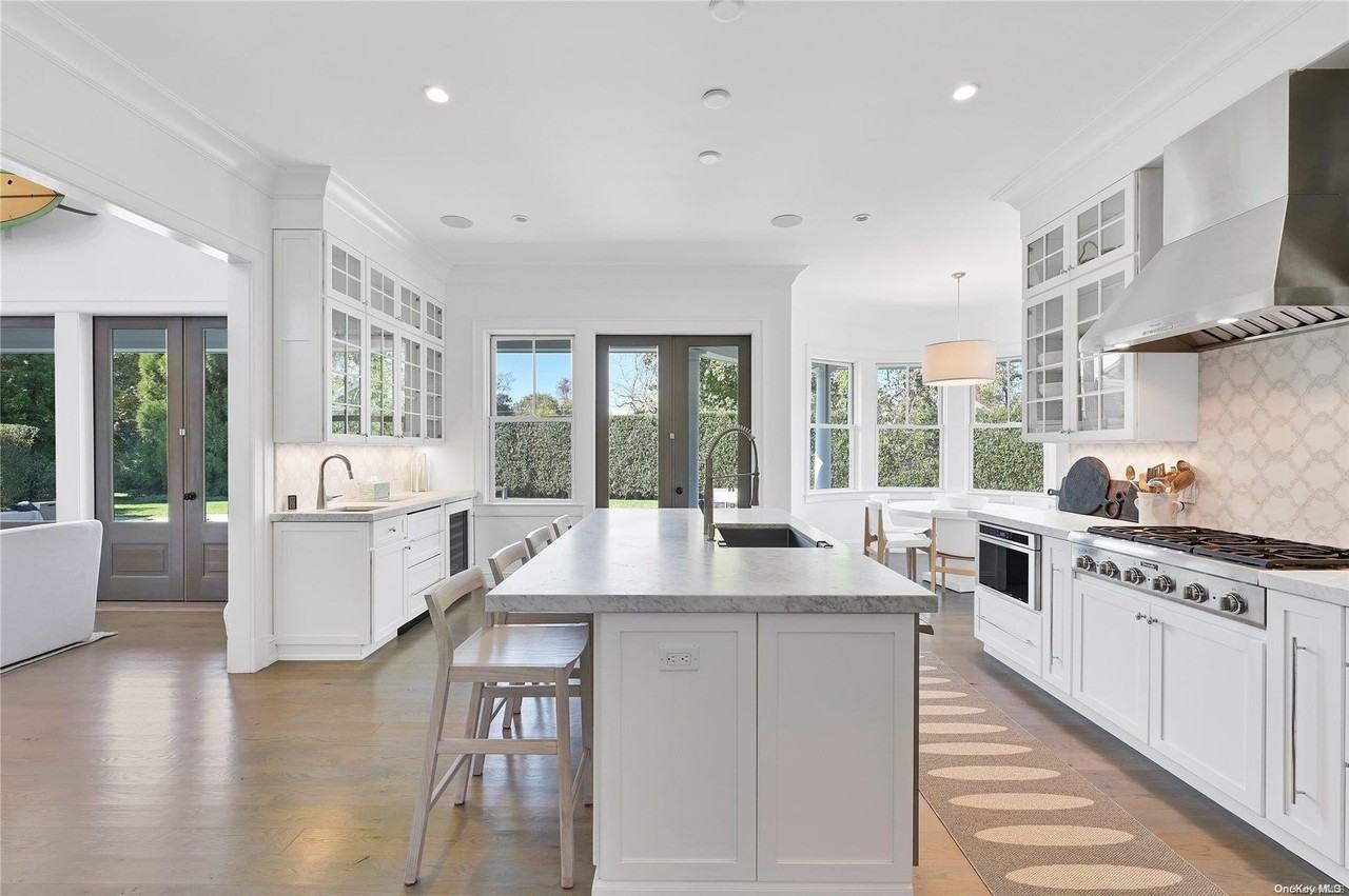 52 Quogue St - Photo 6 of 14