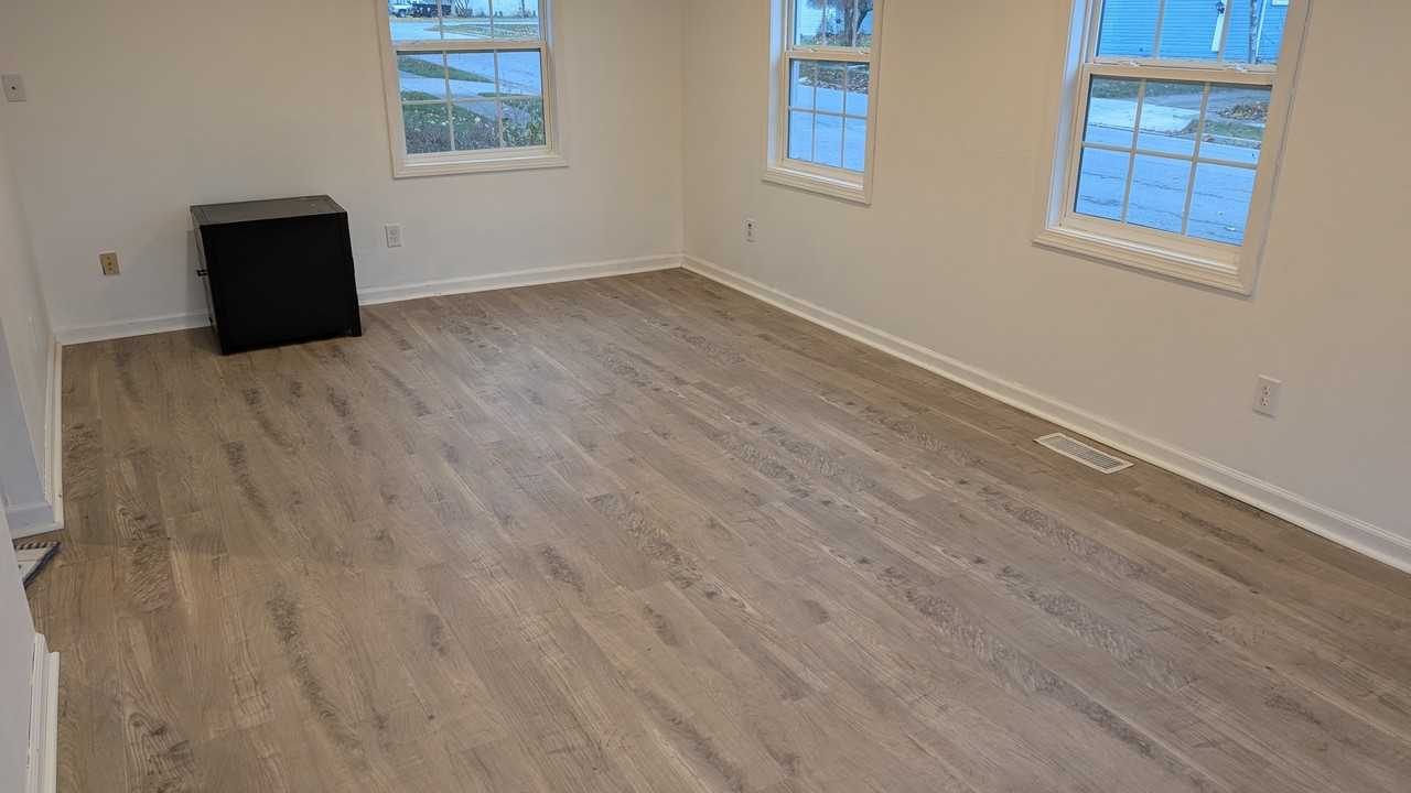 111 Moorewood Avenue - Photo 3 of 12