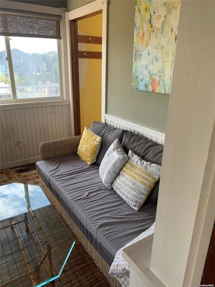 49 Bayview Walk - Photo 3 of 11