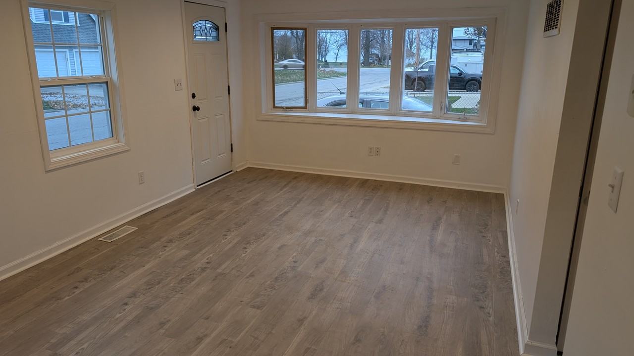 111 Moorewood Avenue - Photo 2 of 12