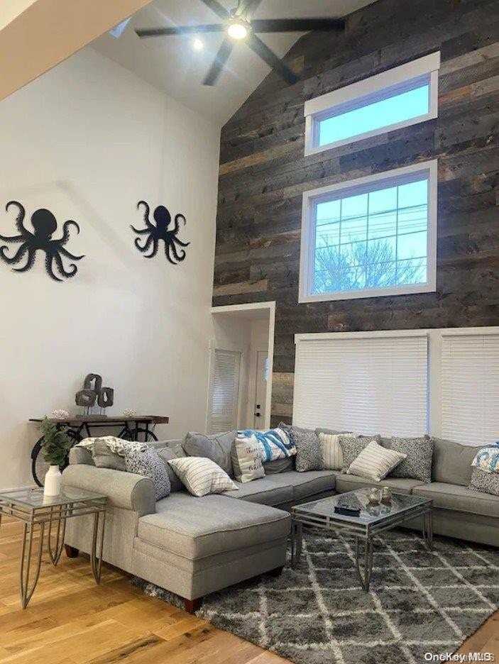 285 Cottage Walk - Photo 3 of 16