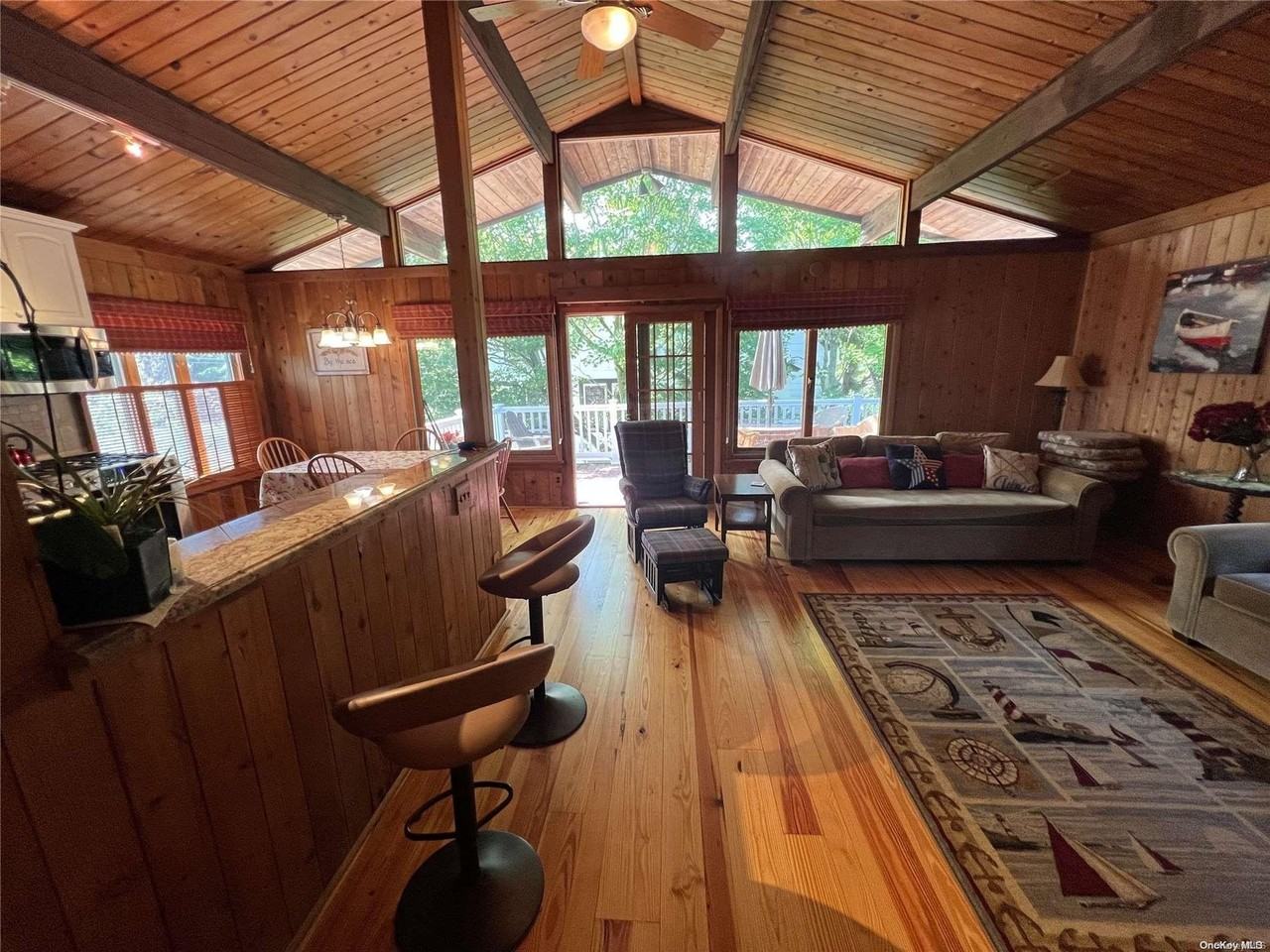 71 Garden City Ave - Photo 7 of 15