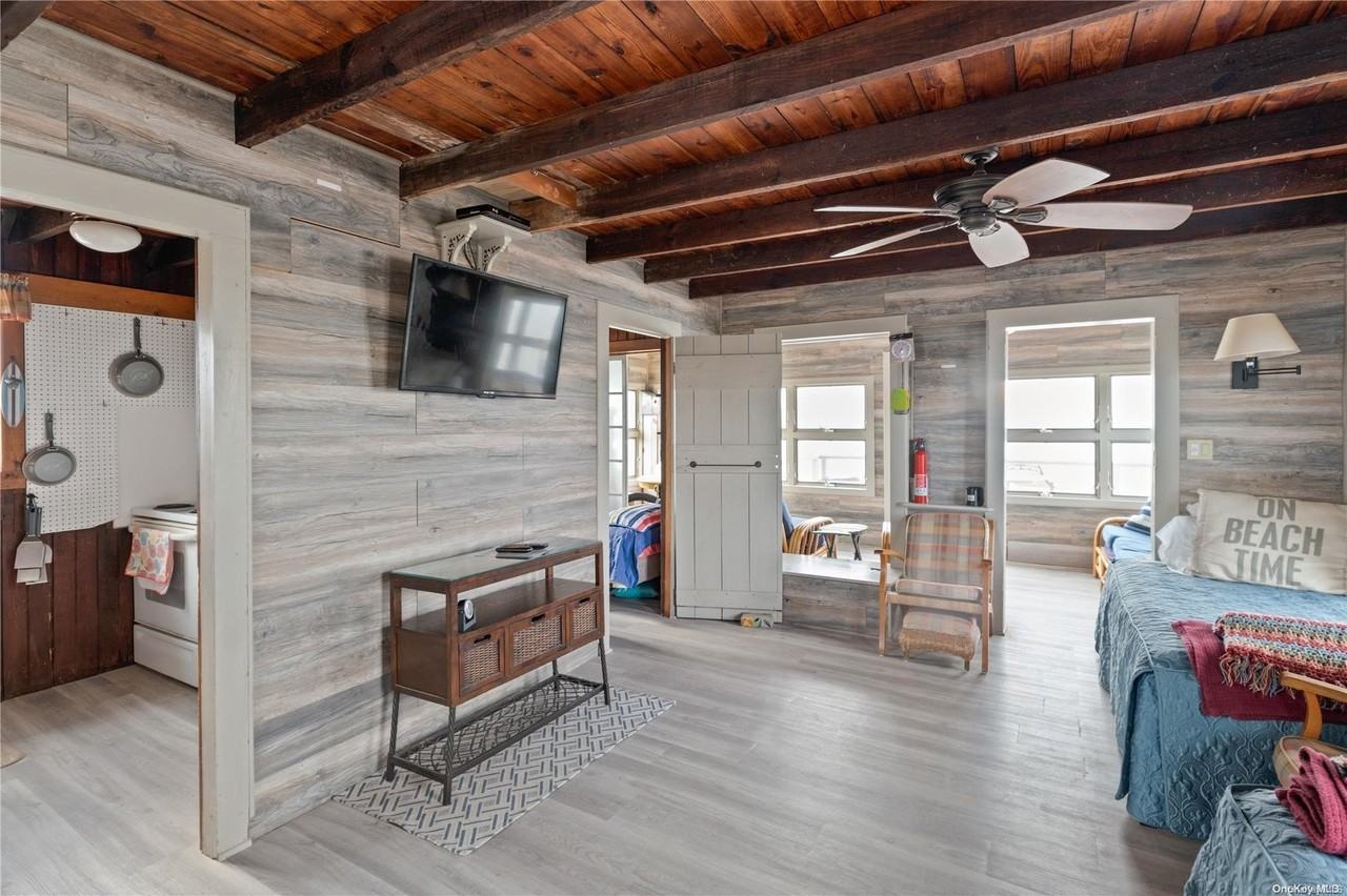 5 E Bayview Ave - Photo 6 of 12