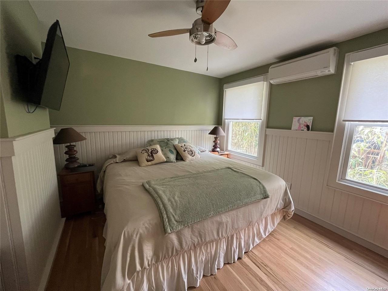 985 Surfview Walk - Photo 6 of 14