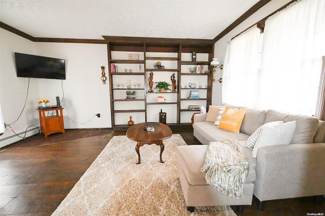 455 Fred St - Photo 6 of 19