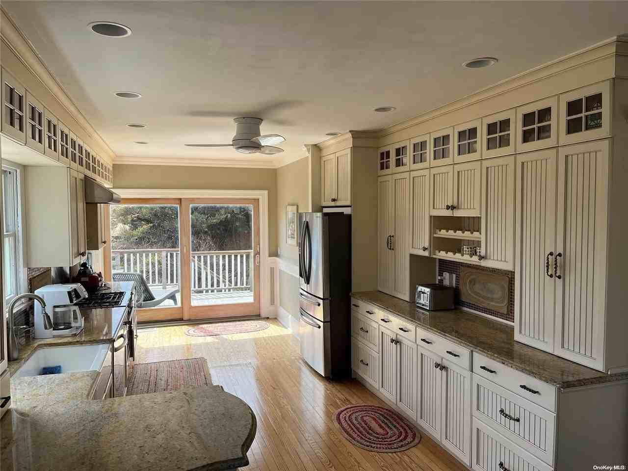 860 Ocean View Walk - Photo 2 of 14