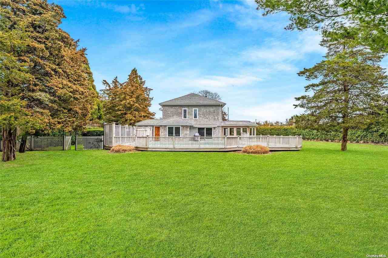 13 Quogo Neck Ln - Photo 2 of 17