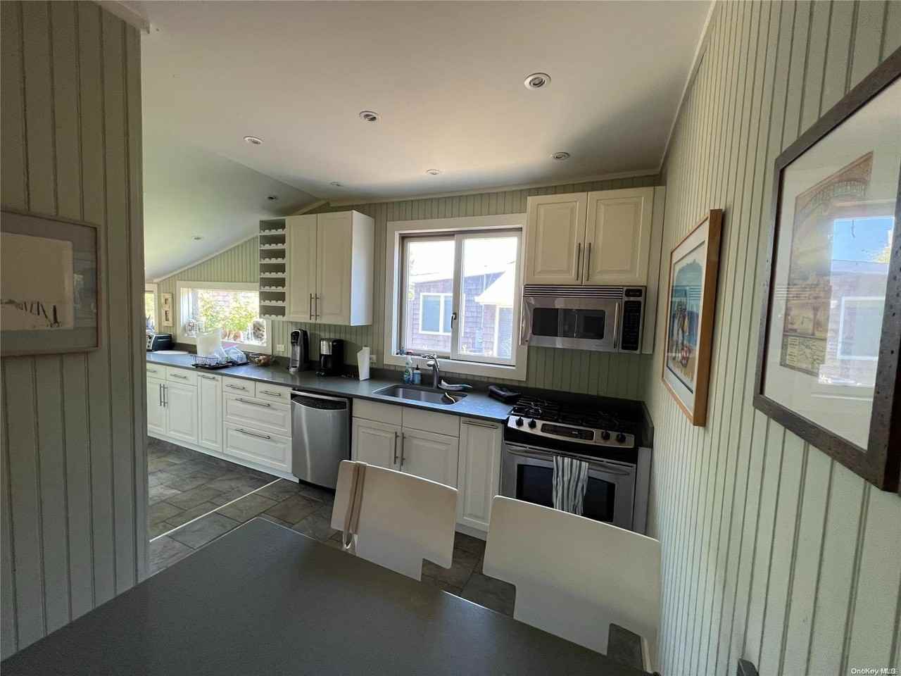 731 Ocean Breeze Walk - Photo 5 of 19