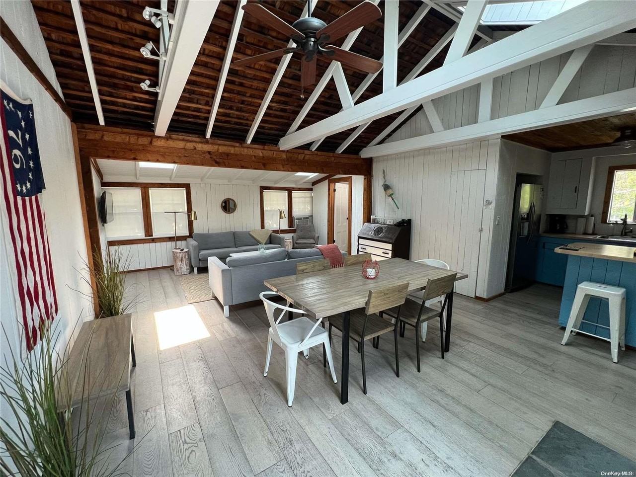 726 Ocean Breeze Walk - Photo 3 of 11