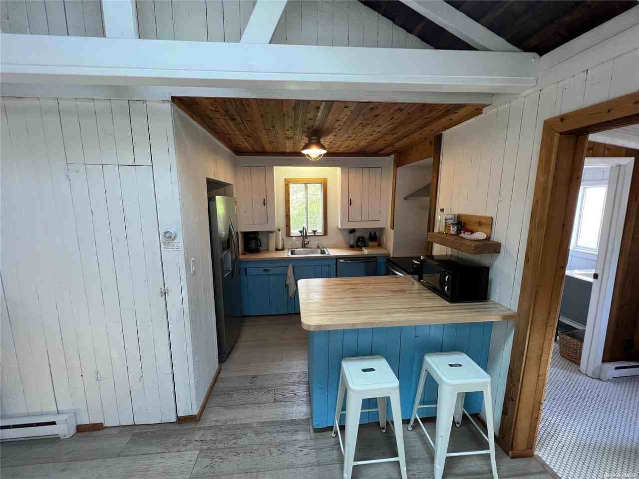 726 Ocean Breeze Walk - Photo 4 of 11