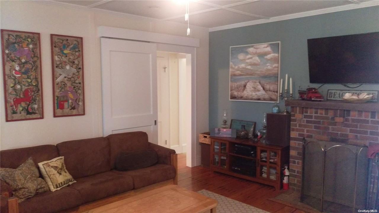 352 Surf Rd - Photo 3 of 21