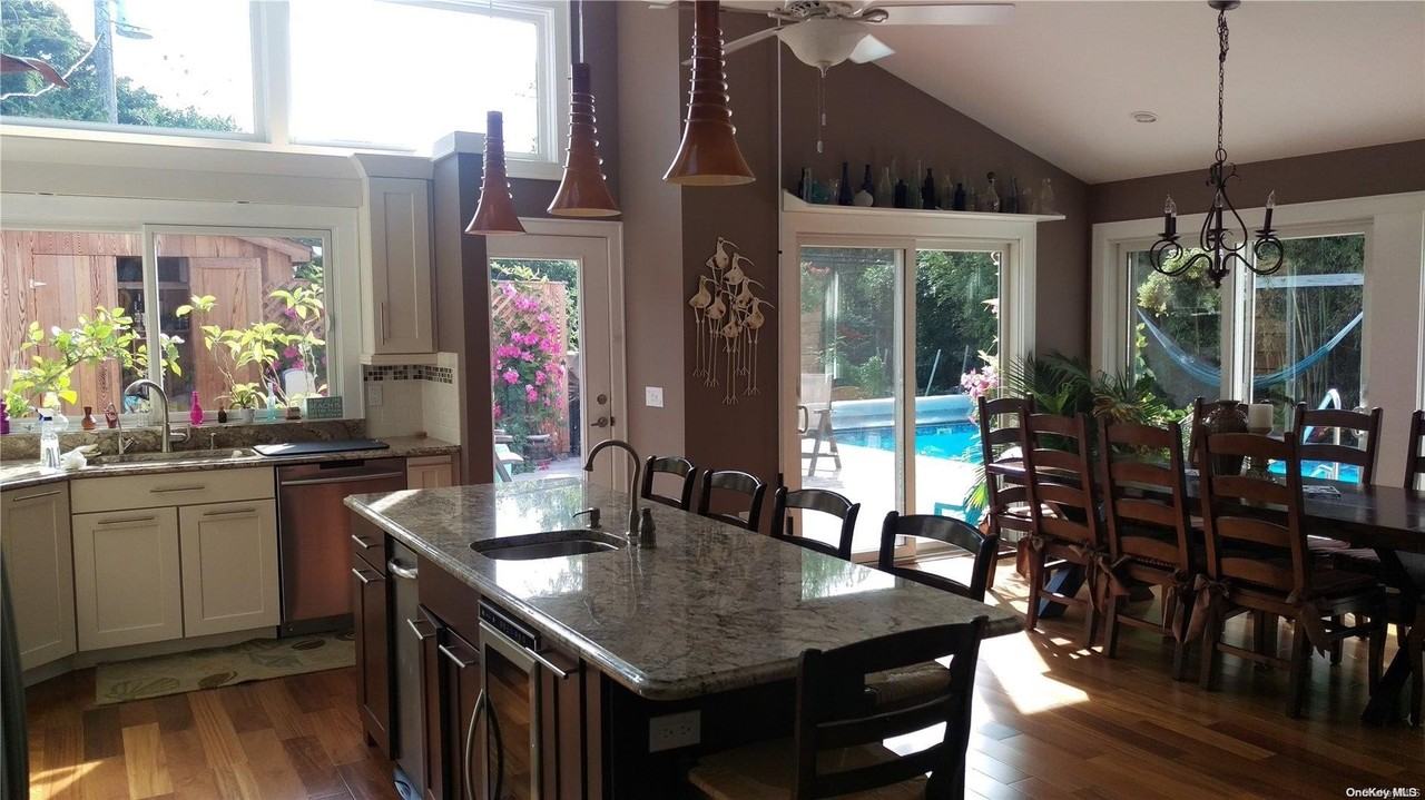 352 Surf Rd - Photo 5 of 21