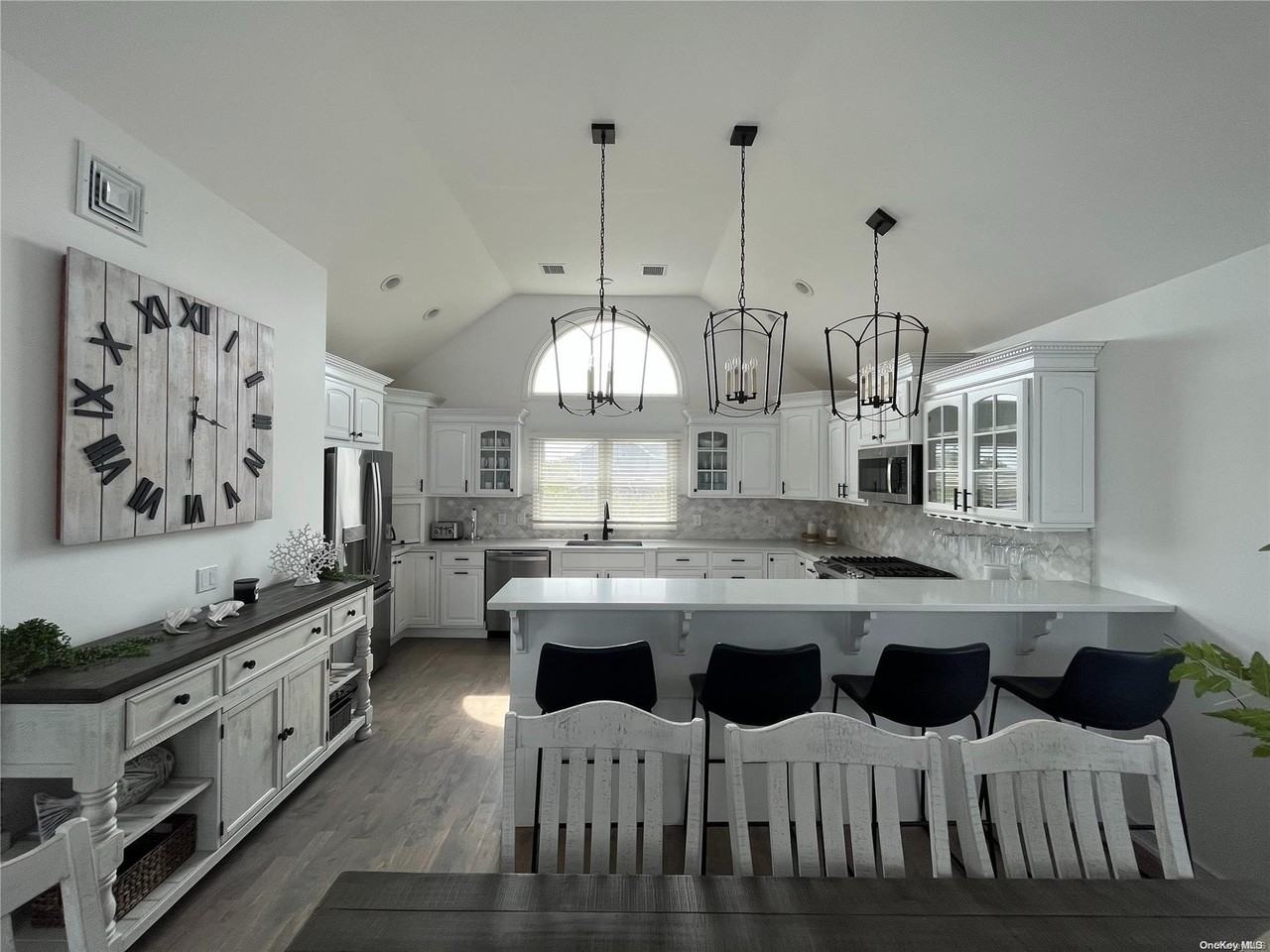 24 Bungalow Walk - Photo 7 of 23