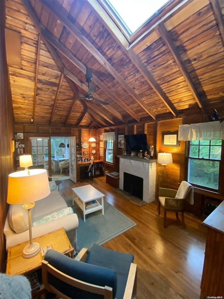 876 Evergreen Walk - Photo 2 of 12