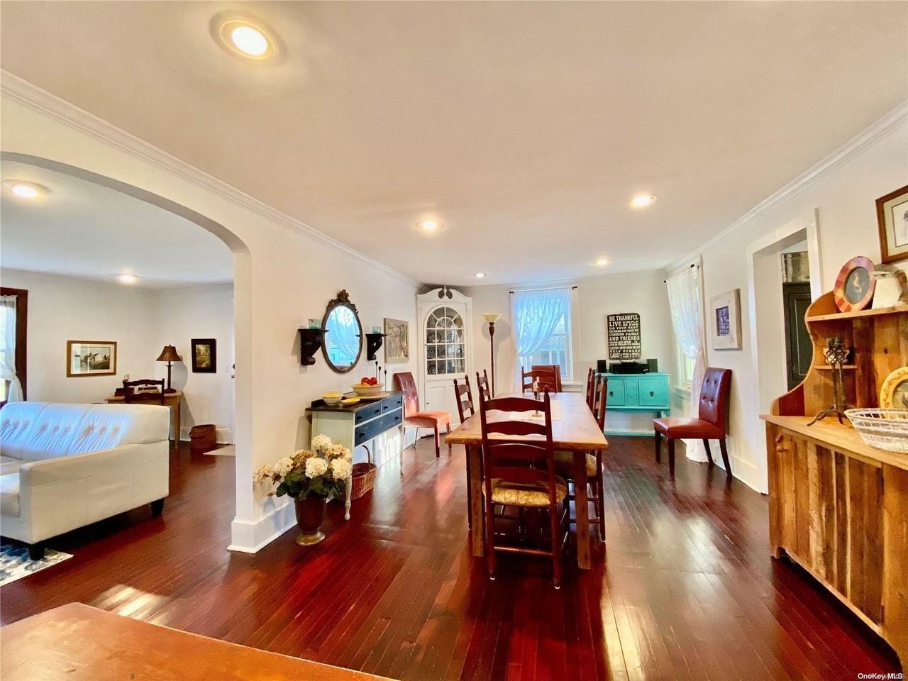 1975 Youngs Ave - Photo 5 of 19