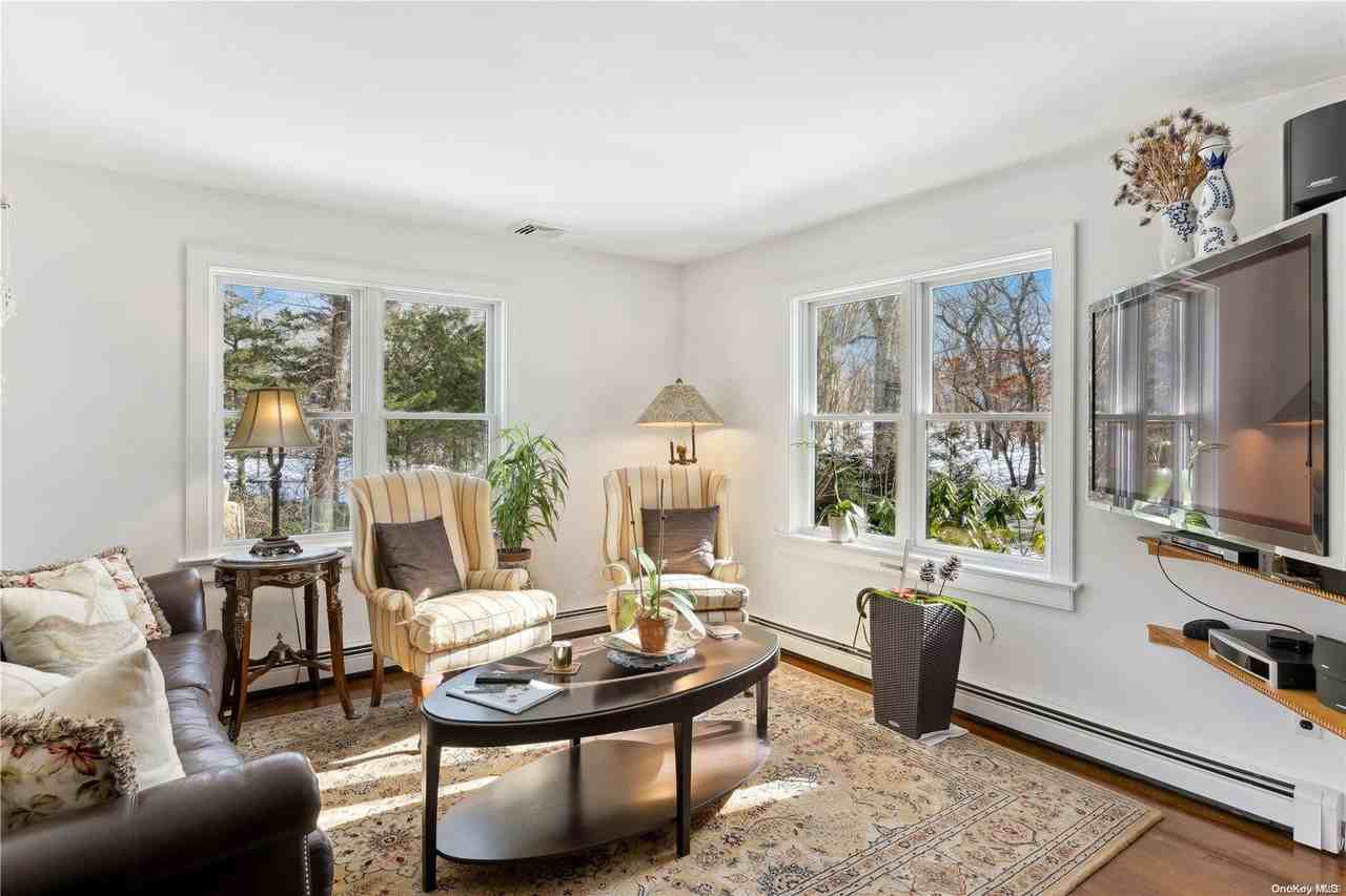 21 Harbor View Ave - Photo 2 of 16