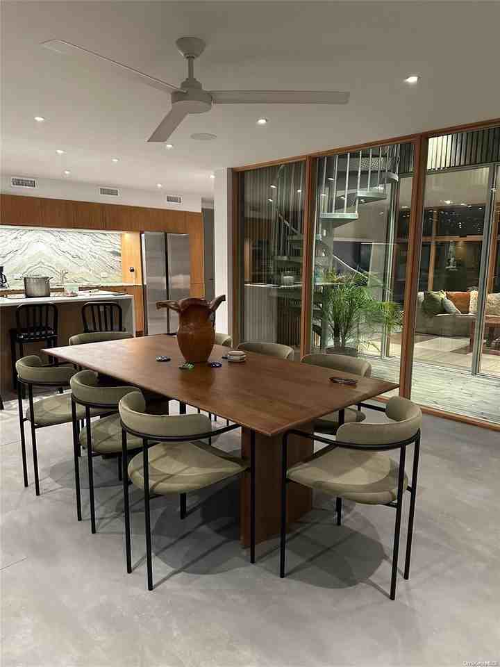 25 East Walk - Photo 3 of 11