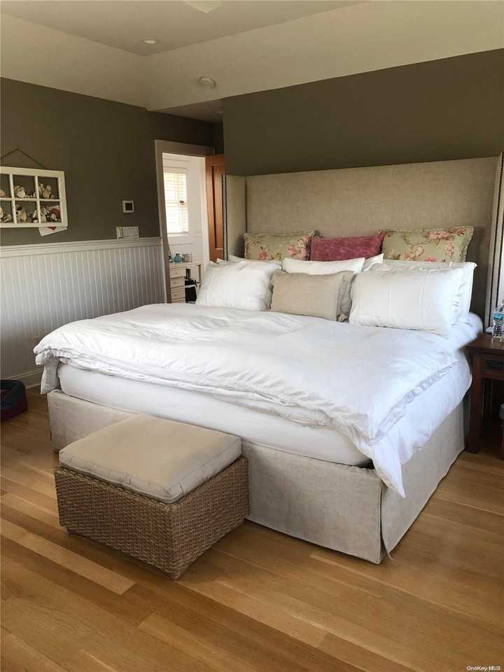 262 Wilmot Rd - Photo 7 of 17